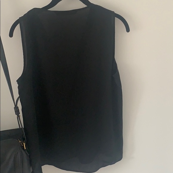 NWOT Zara black tank top with v cut in the front - Picture 3 of 4